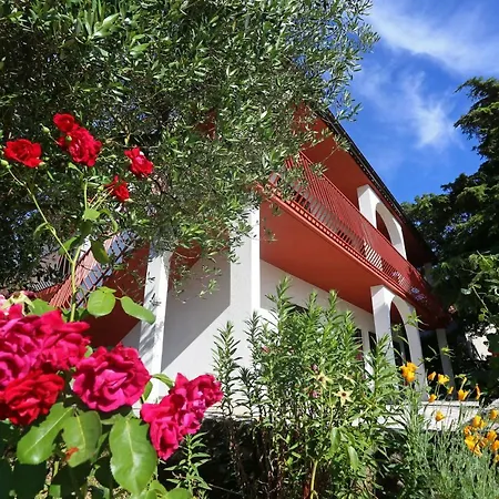 Jolanda Apartment